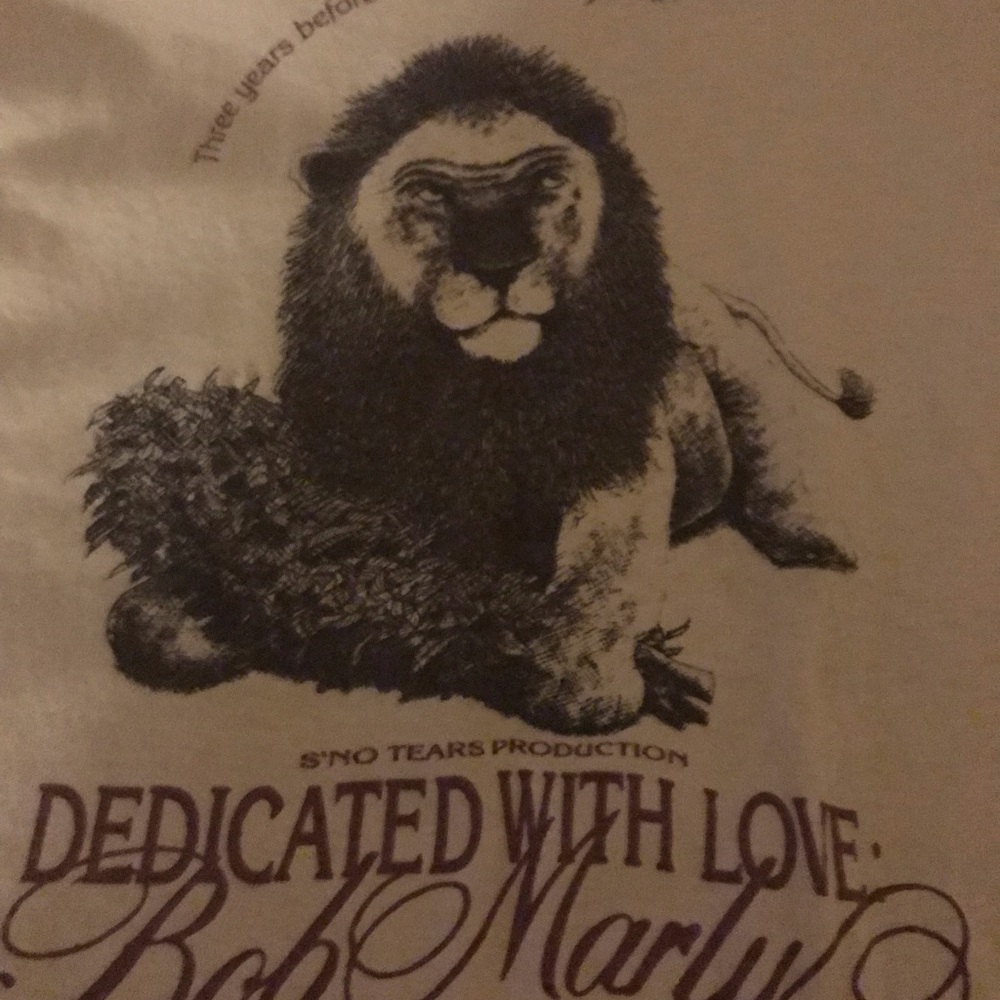 Vintage cream t-shirt 100% cotton Bob Marly lion logo, plain back short sleeve